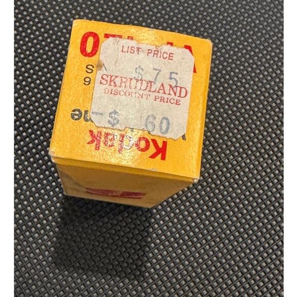 Kodak Verichrome Pan VP120 B&W Film ASA 125 Expired Dec 1976 Vintage Sealed - Picture 3 of 4